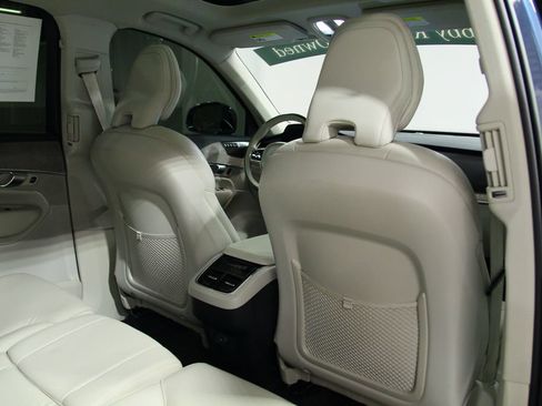 Used 2023 Volvo XC90 B6 Plus w/ Protection Package Premier AWD/4WD image 23