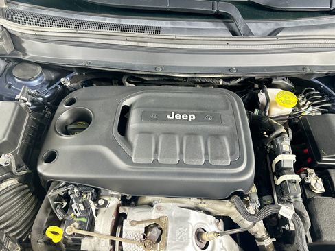 Used 2020 Jeep Cherokee Limited AWD/4WD image 36