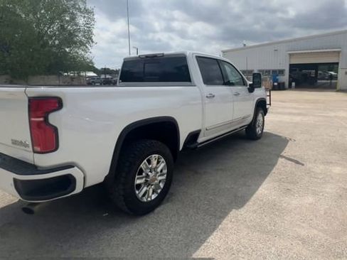 Certified 2024 Chevrolet Silverado 2500 High Country w/ Technology Package AWD/4WD image 8