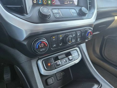Used 2021 GMC Acadia SLE w/ Elevation Edition FWD image 18