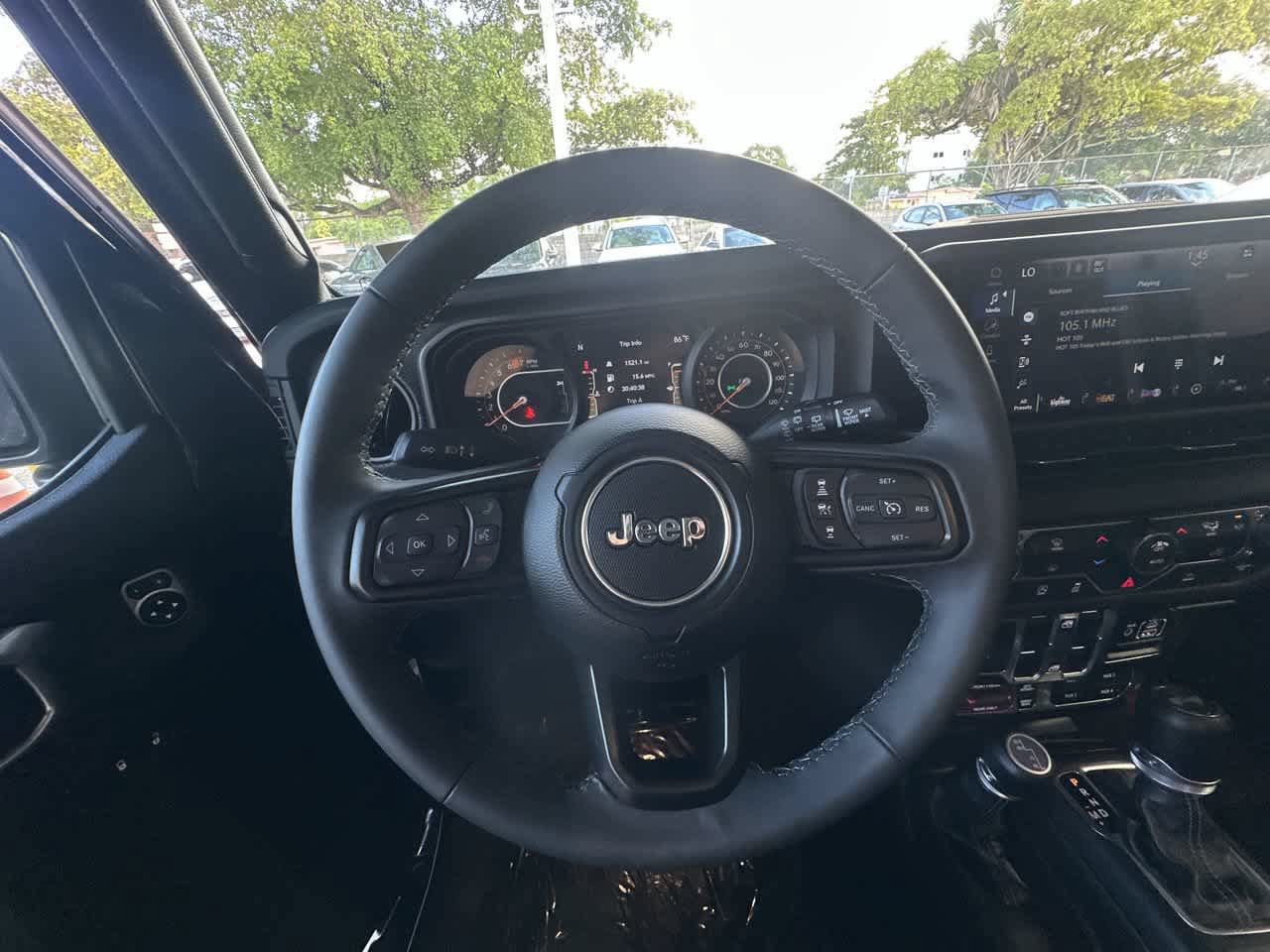 Used 2026 Jeep Wrangler Unlimited Rubicon AWD/4WD image 15