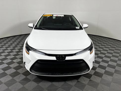 Certified 2025 Toyota Corolla LE FWD image 2