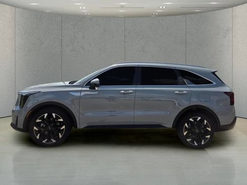 Used 2025 Kia Sorento SX FWD image 2