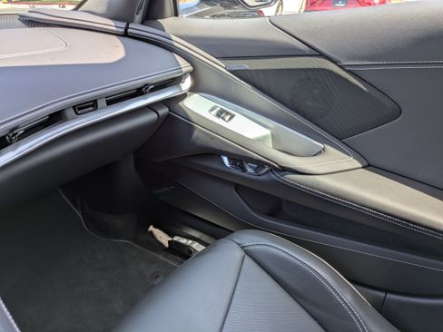 Used 2025 Chevrolet Corvette Stingray Coupe w/ 1LT image 8