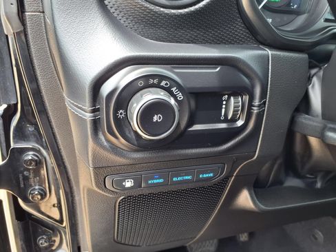 Used 2024 Jeep Wrangler Unlimited Rubicon 4xe AWD/4WD image 22