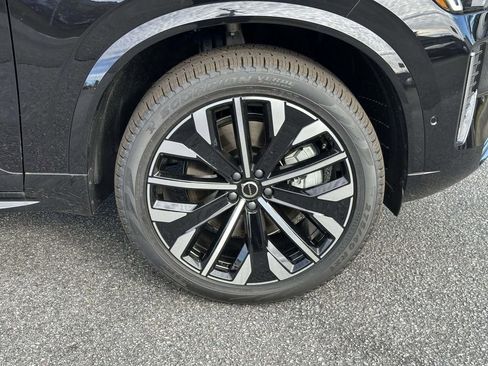 New 2026 Volvo XC90 T8 Plus w/ Protection Package Premier image 24