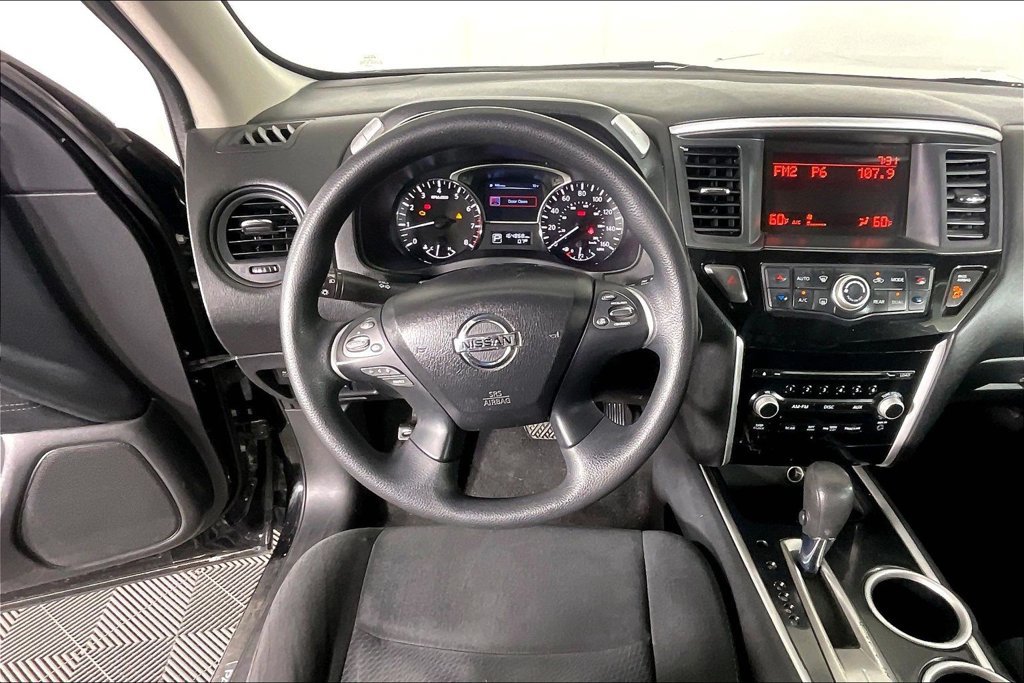 Used 2014 Nissan Pathfinder S w/ Cargo Package FWD image 6
