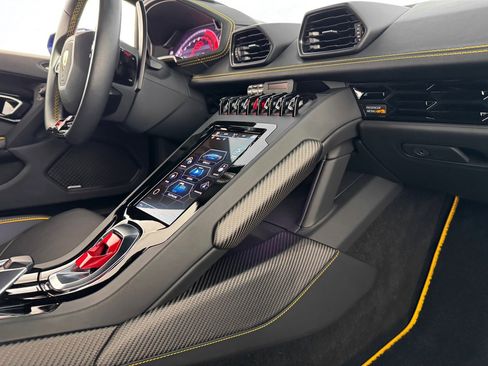 Used 2020 Lamborghini Huracan EVO AWD/4WD image 28