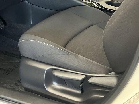 Used 2025 Toyota Corolla SE FWD image 13