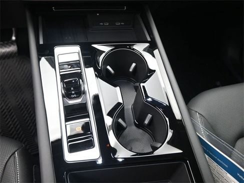 New 2025 Volkswagen Atlas SEL image 4