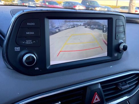 Used 2020 Hyundai Santa Fe SE image 25