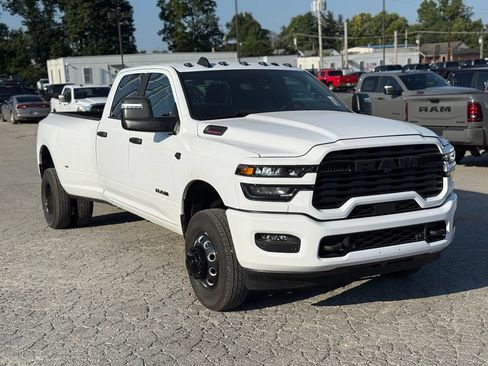 New 2027 RAM 3500 Big Horn AWD/4WD image 4