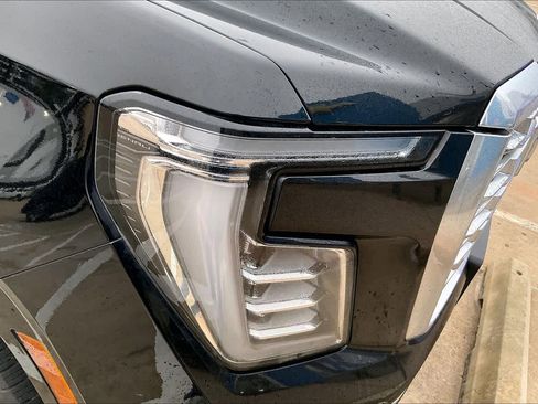 Used 2025 GMC Yukon XL Denali AWD/4WD image 25