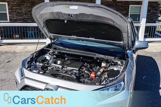 Used 2020 Toyota RAV4 XLE w/ Convenience Package FWD image 41