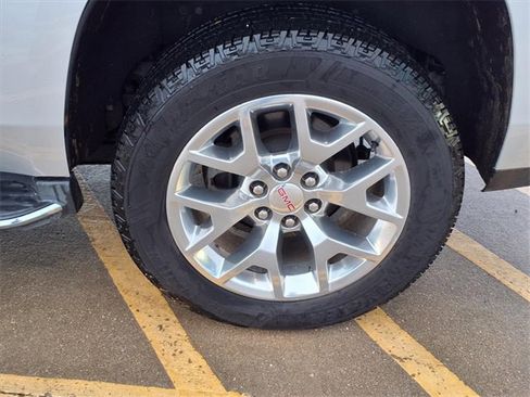 Used 2016 GMC Yukon SLE w/ HD Trailering Package image 19