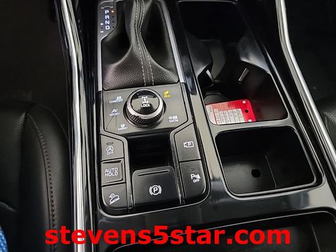 Used 2023 Kia Sorento SX image 18