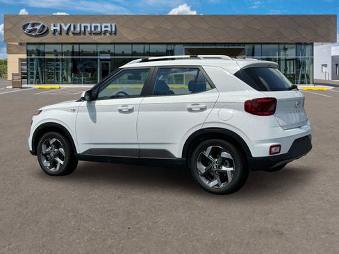 New 2025 Hyundai Venue SEL image 4