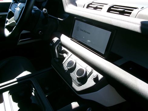 Used 2020 Land Rover Defender 110 SE AWD/4WD image 13