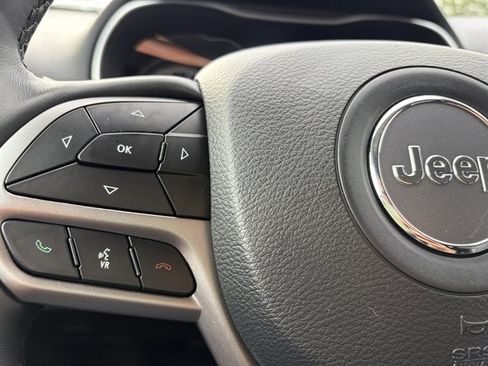 Used 2019 Jeep Cherokee Limited AWD/4WD image 24