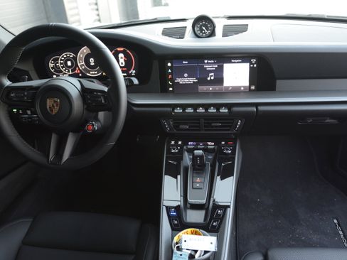 Used 2026 Porsche 911 Carrera RWD image 12