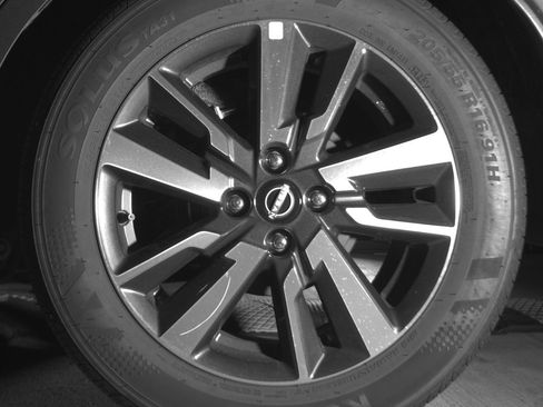 Used 2025 Nissan Versa SV FWD image 14