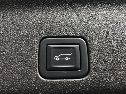 Used 2021 Chevrolet Tahoe RST w/ Luxury Package image 19