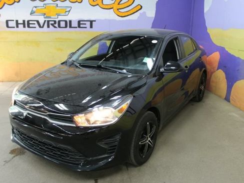 Used 2023 Kia Rio LX FWD image 4