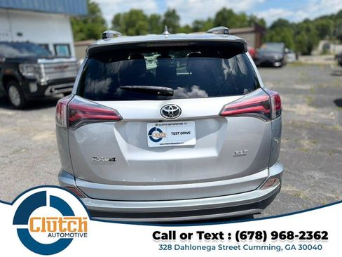 Used 2018 Toyota RAV4 XLE FWD image 6