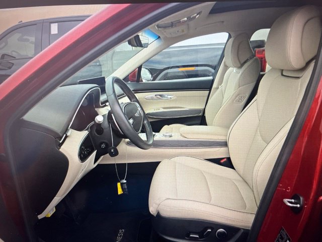 Used 2025 Genesis GV70 2.5T w/ Advanced Package AWD/4WD image 9