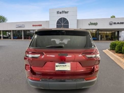 Used 2025 Jeep Grand Cherokee L Limited w/ Luxury Tech Group II RWD image 4