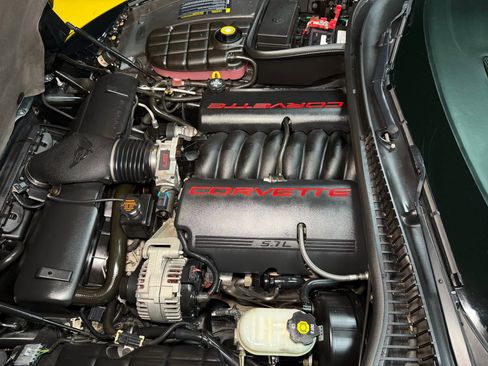 Used 2004 Chevrolet Corvette Convertible w/ Preferred Equipment Group image 41