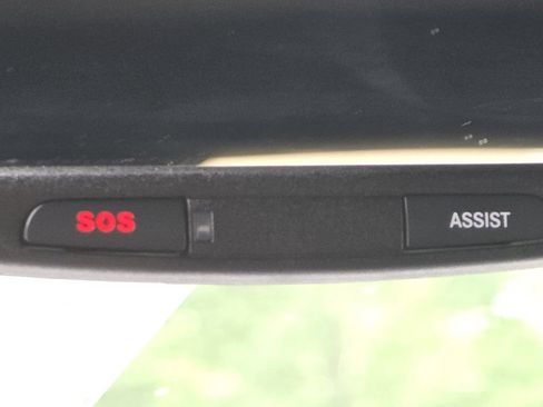Used 2025 Chrysler Pacifica Select FWD image 6