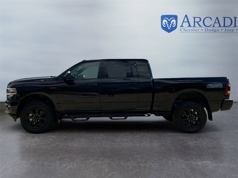 Used 2022 RAM 2500 Big Horn w/ Level C Equiment Group image 2