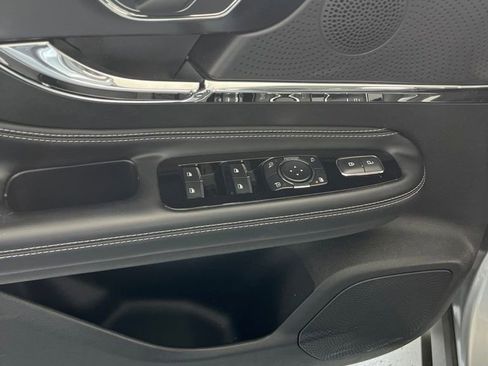 Used 2023 Lincoln Corsair Reserve FWD image 16