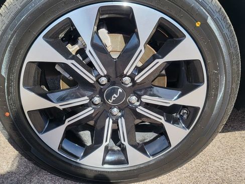 Used 2022 Kia Carnival EX FWD image 15