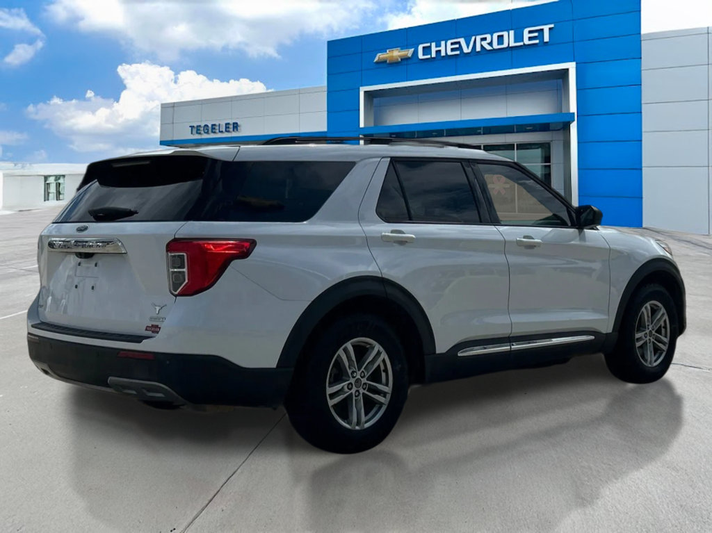 Used 2020 Ford Explorer XLT w/ Equipment Group 202A RWD image 5