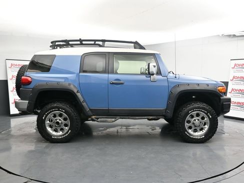 Used 2013 Toyota FJ Cruiser 4WD image 9