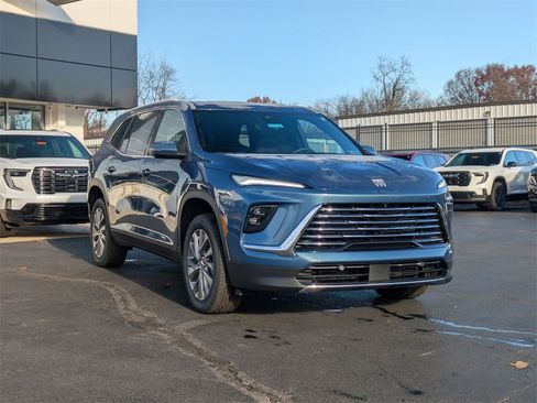 New 2026 Buick Enclave Preferred image 3