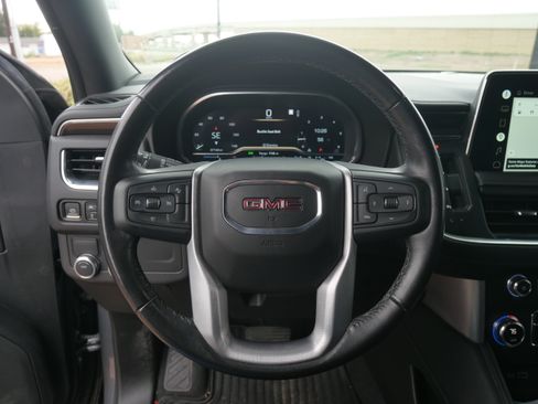 Used 2022 GMC Yukon XL SLE image 23