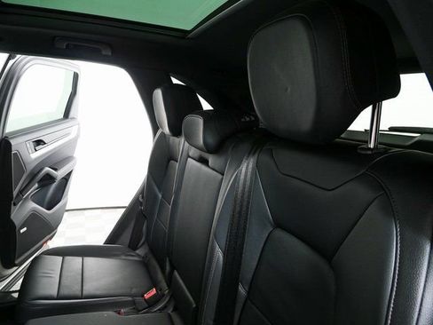 Certified 2025 Porsche Cayenne AWD image 22