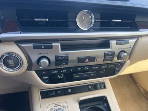 Used 2013 Lexus ES 350 w/ Luxury Pkg FWD image 9