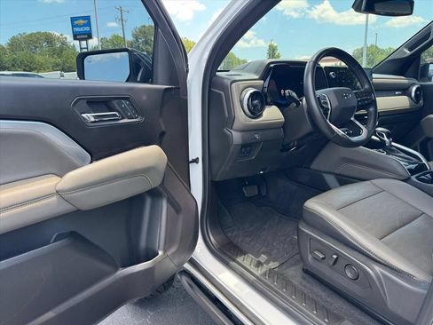 Used 2023 Chevrolet Colorado ZR2 w/ ZR2 Convenience Package III AWD/4WD image 15