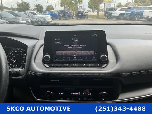 Used 2024 Nissan Rogue SV FWD image 16