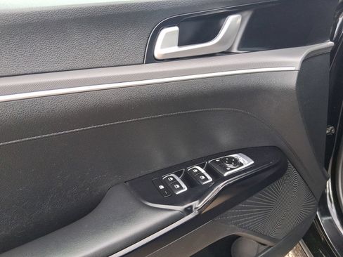 Used 2022 Kia K5 GT-Line AWD/4WD image 9