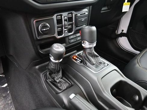 New 2026 Jeep Gladiator Sport image 24