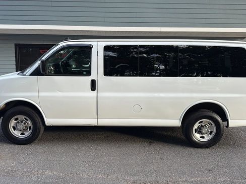 Used 2016 Chevrolet Express 2500 LT w/ LT Preferred Equipment Group image 6