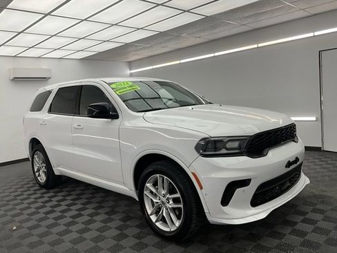Used 2023 Dodge Durango GT image 3