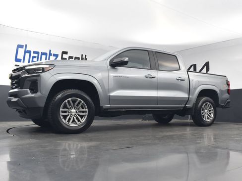 Used 2024 Chevrolet Colorado LT w/ LT Convenience Package III AWD/4WD image 18