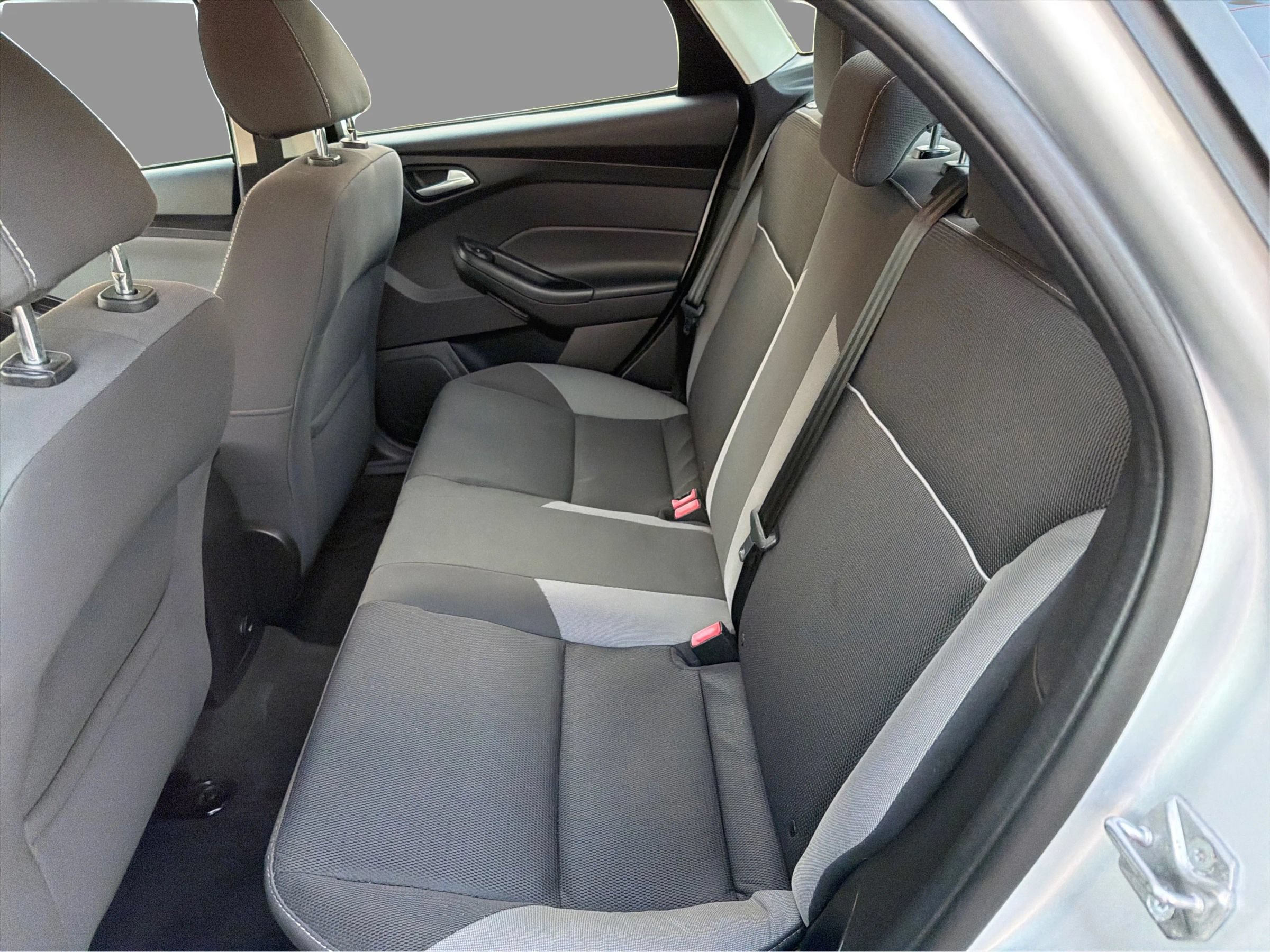 Used 2014 Ford Focus SE FWD image 11