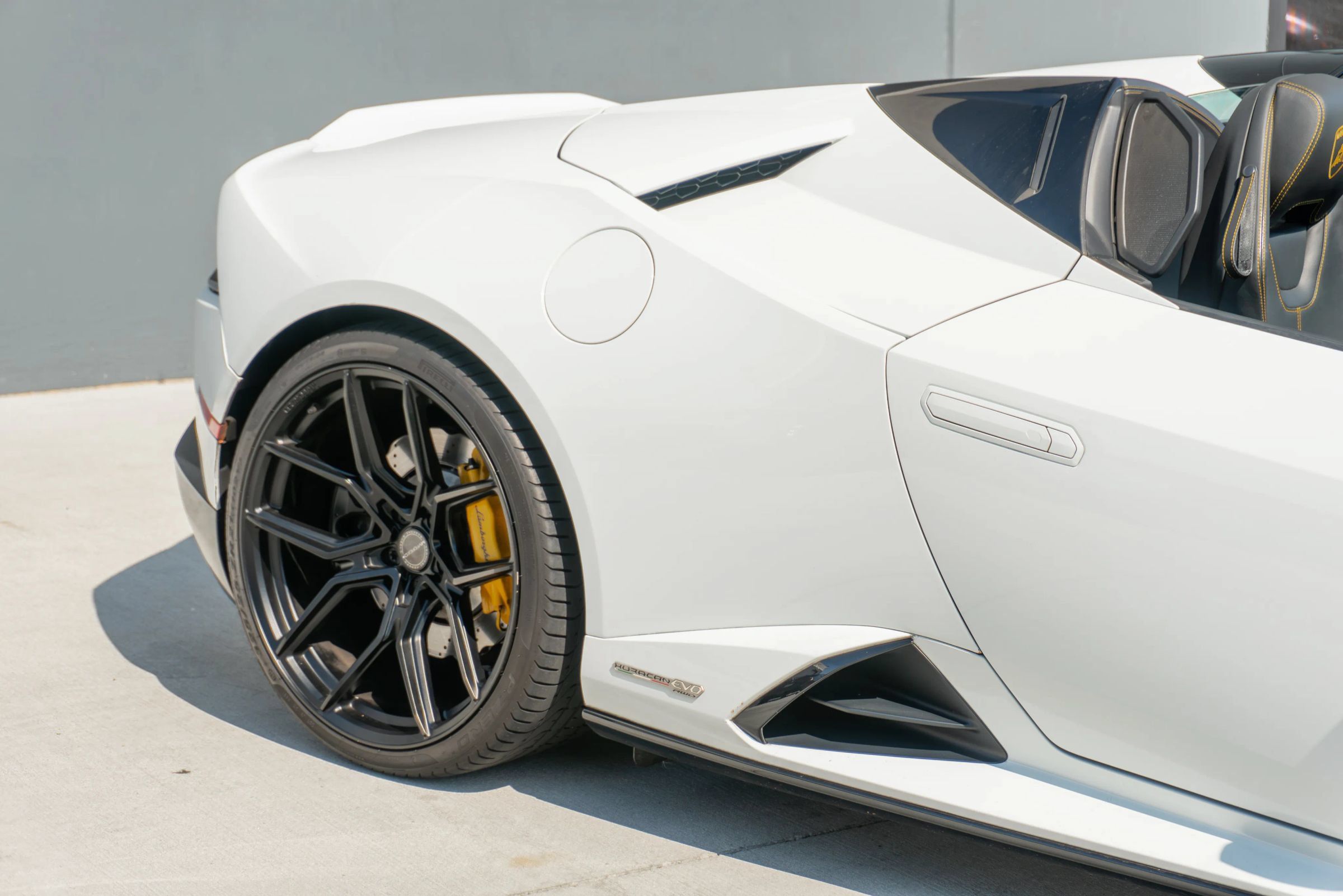 Used 2021 Lamborghini Huracan EVO RWD image 31